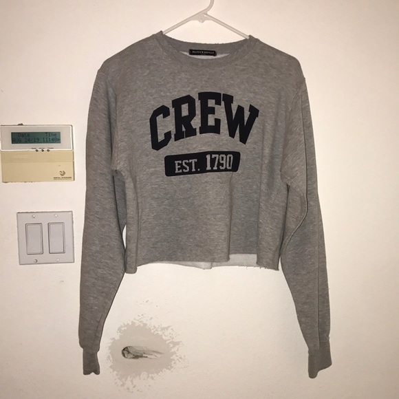 Brandy Melville Tops - brandy melville crew sweatshirt Brandy Melville Tops - brandy melville crew sweatshirt